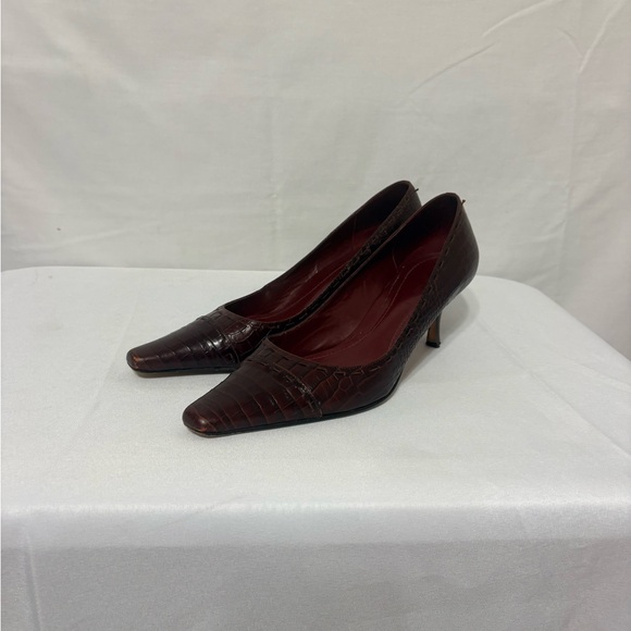 vintage-style brown alligator print pumps - Picture 5 of 11